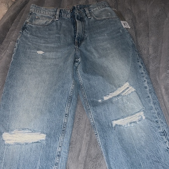 Hudson brand jeans. James hi rise. Tapered straight. Size 27. BNWT. - Picture 3 of 4